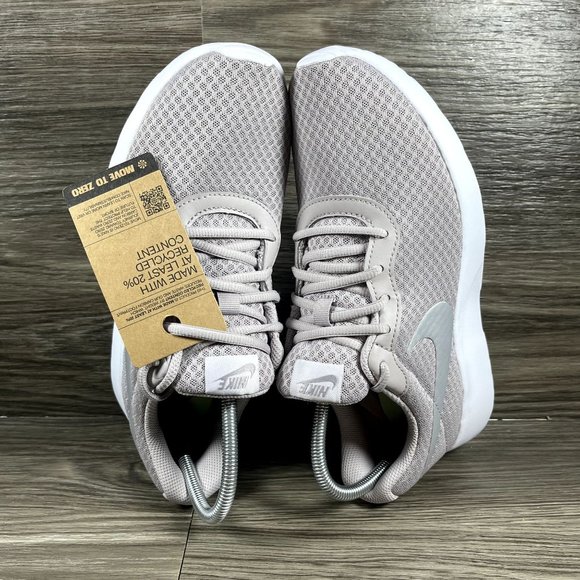 Nike Tanjun Women's Taupe Grey Running Shoes Size 10 NWT - Picture 5 of 9